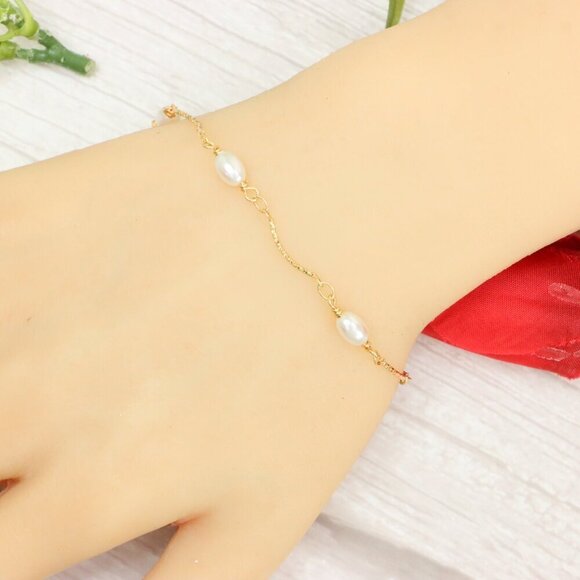 "Trendy Handmade Bracelet – A Thoughtful Gift for Girls & Women | UNVRC1104 - Picture 3 of 10